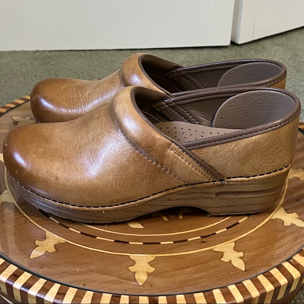 Dansko Professional Clog in Honey Distressed